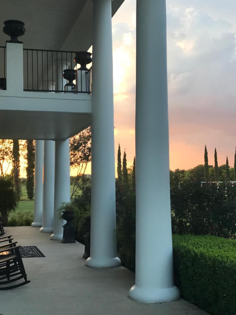 The Plantation House Boutique Inn Pflugerville Luaran gambar