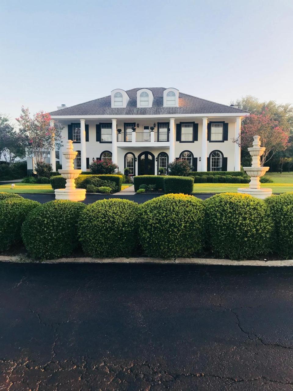 The Plantation House Boutique Inn Pflugerville Luaran gambar